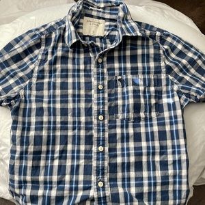 Men's Abercrombie & Fitch short sleeve button down blue plaid shirt - Size Large